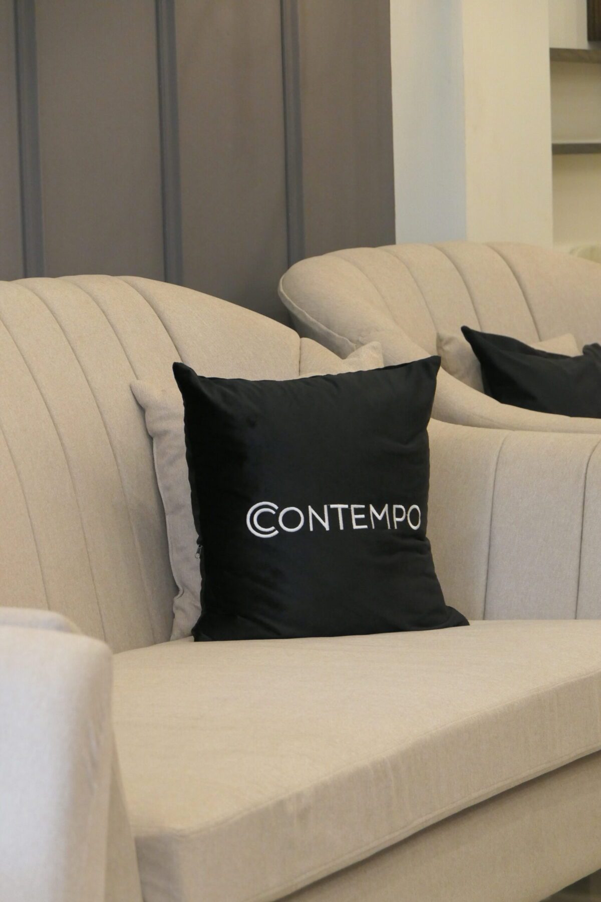 P1200628 The Sanctuary Sofa