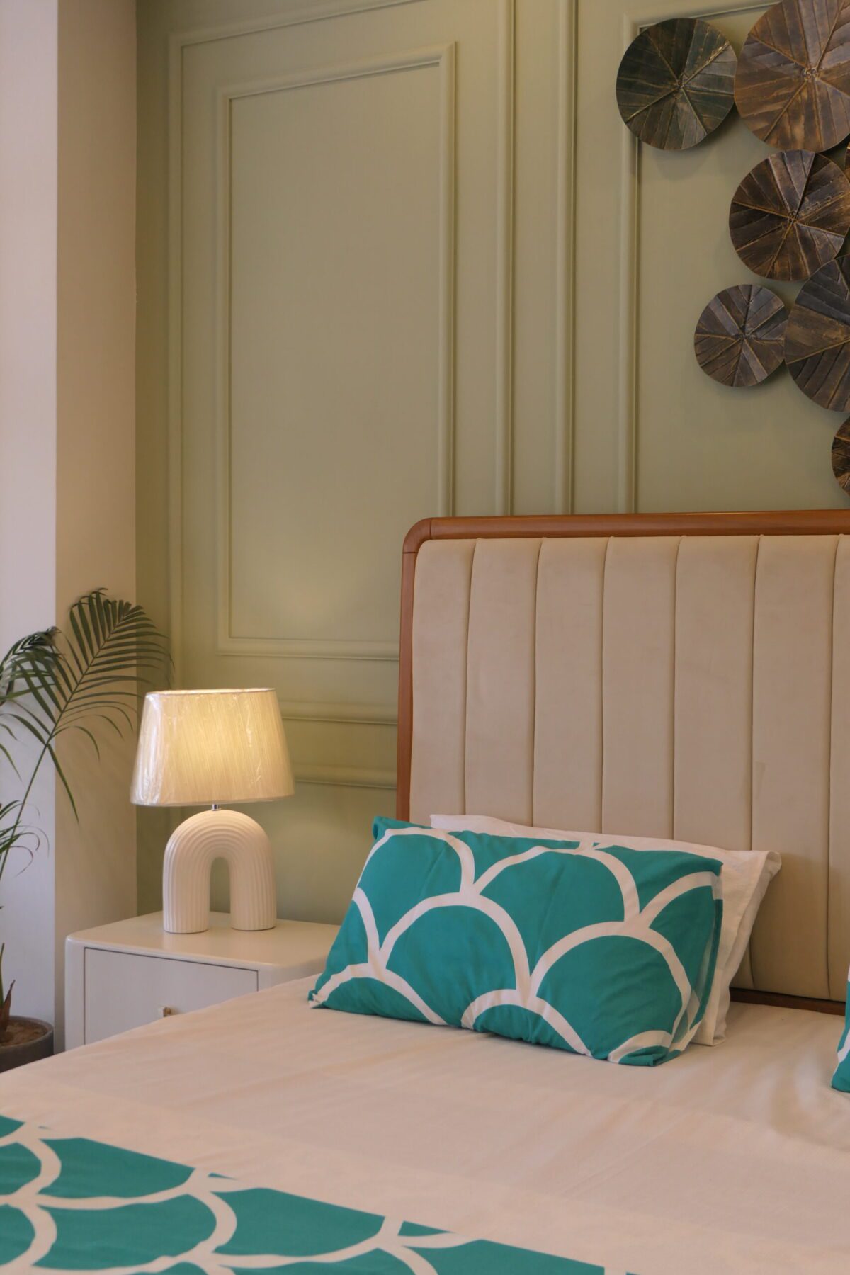 P1200830 Bianca Bed Set