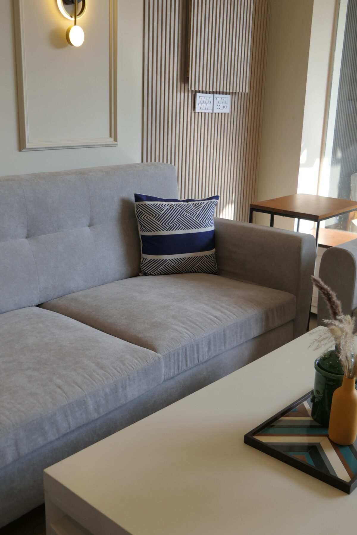 P1210147 American Jute Sofa